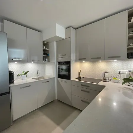 Apartment Modern Family 3 Bedroom In The Center Of