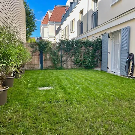Modern Family 3 Bedroom In The Center Of *